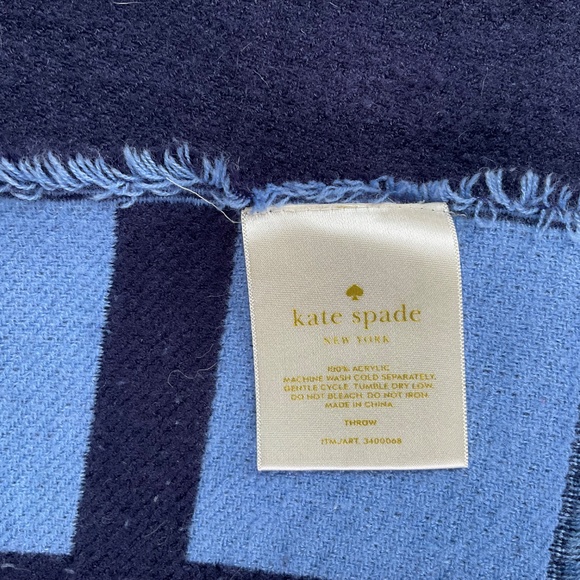 Reversible Kate Spade Throw 64” (66 with fringe) X 59” - Picture 4 of 5